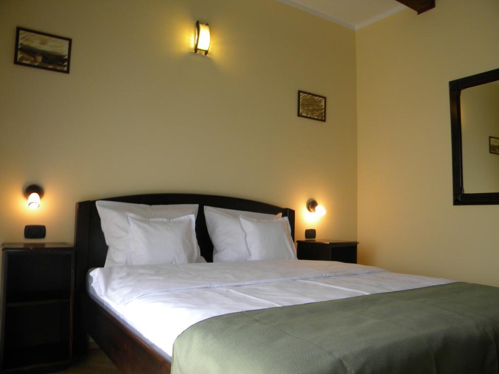 Pensiunea Mason'S Rîşnov Chambre photo