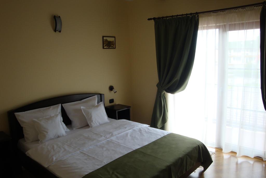 Pensiunea Mason'S Rîşnov Chambre photo